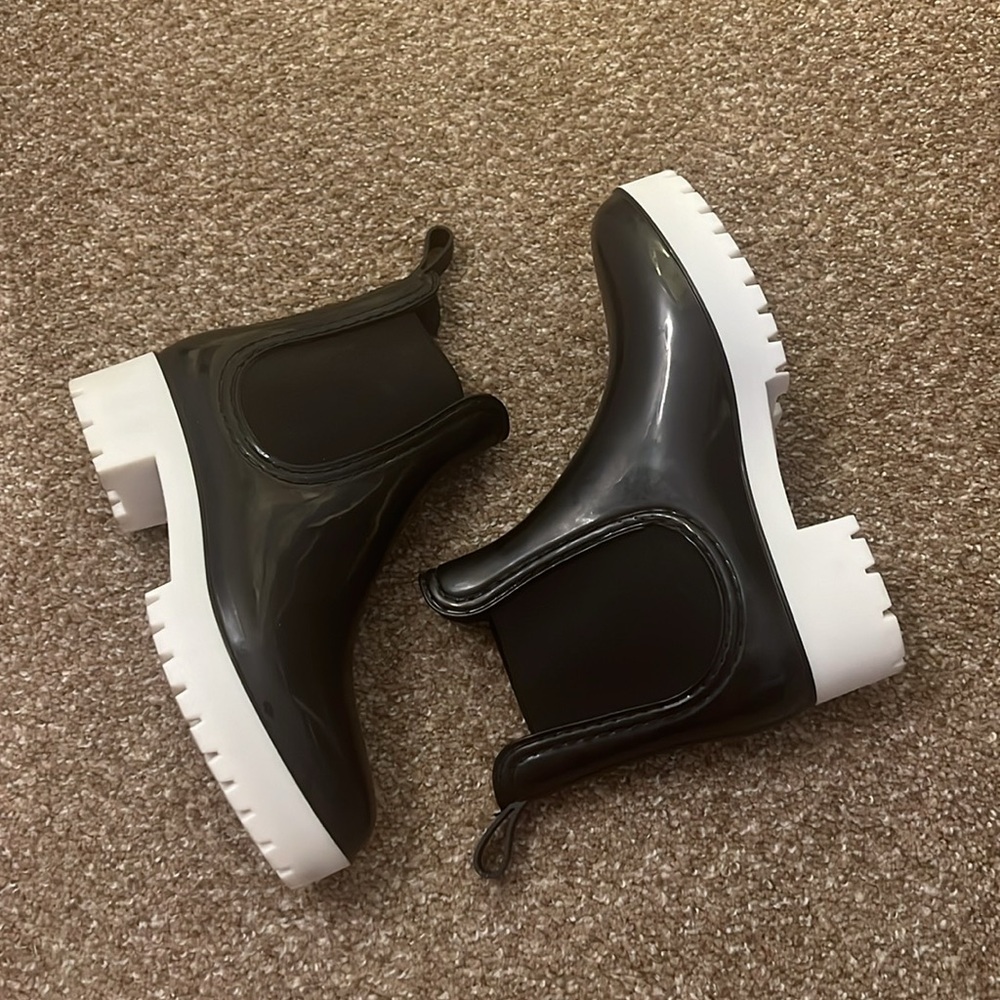 🏴‍☠️ Black Chelsea Boots